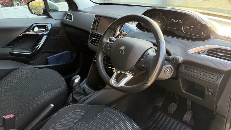 Peugeot 208 1.2 PureTech 82 Tech Edition 5dr [Start Stop] Petrol Hatchback